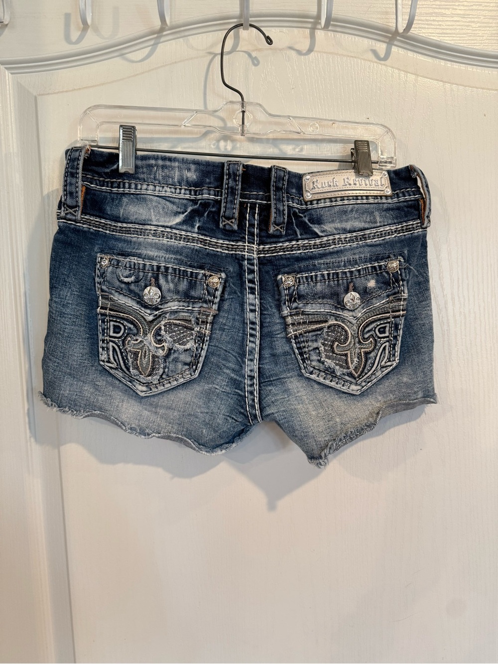 Rock Revival mid Rise ZIYALA EASY Women’s Stretch denim Jean shorts 28 - Picture 2 of 8